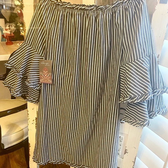 Beige by eci Off the Shoulder Dress. - Picture 5 of 8